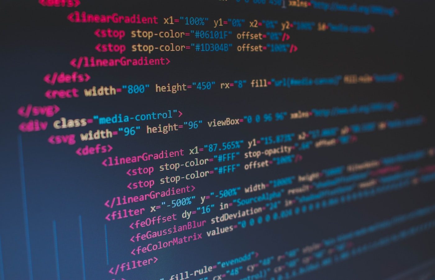 XML vs JSON: choosing a feed format for tour & transfer inventory